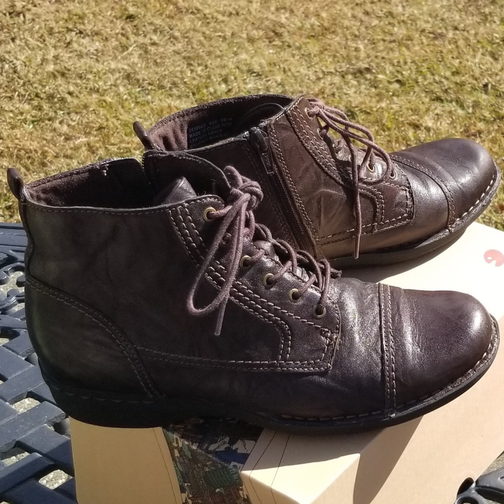 Clarks Letter ankle boots